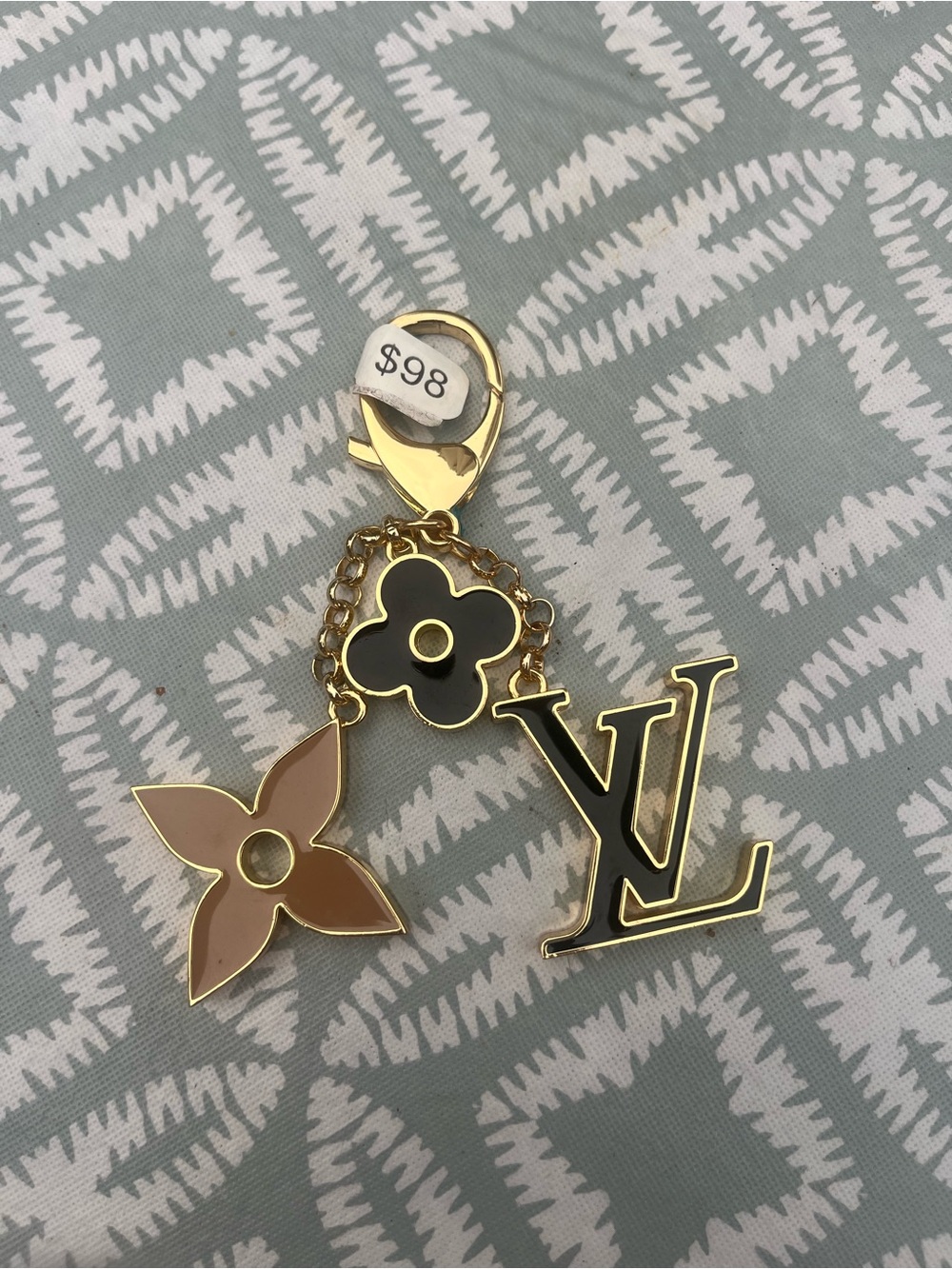 Louis Vuitton style Gold-tone LV & Flower Charm Keychain - Picture 4 of 4